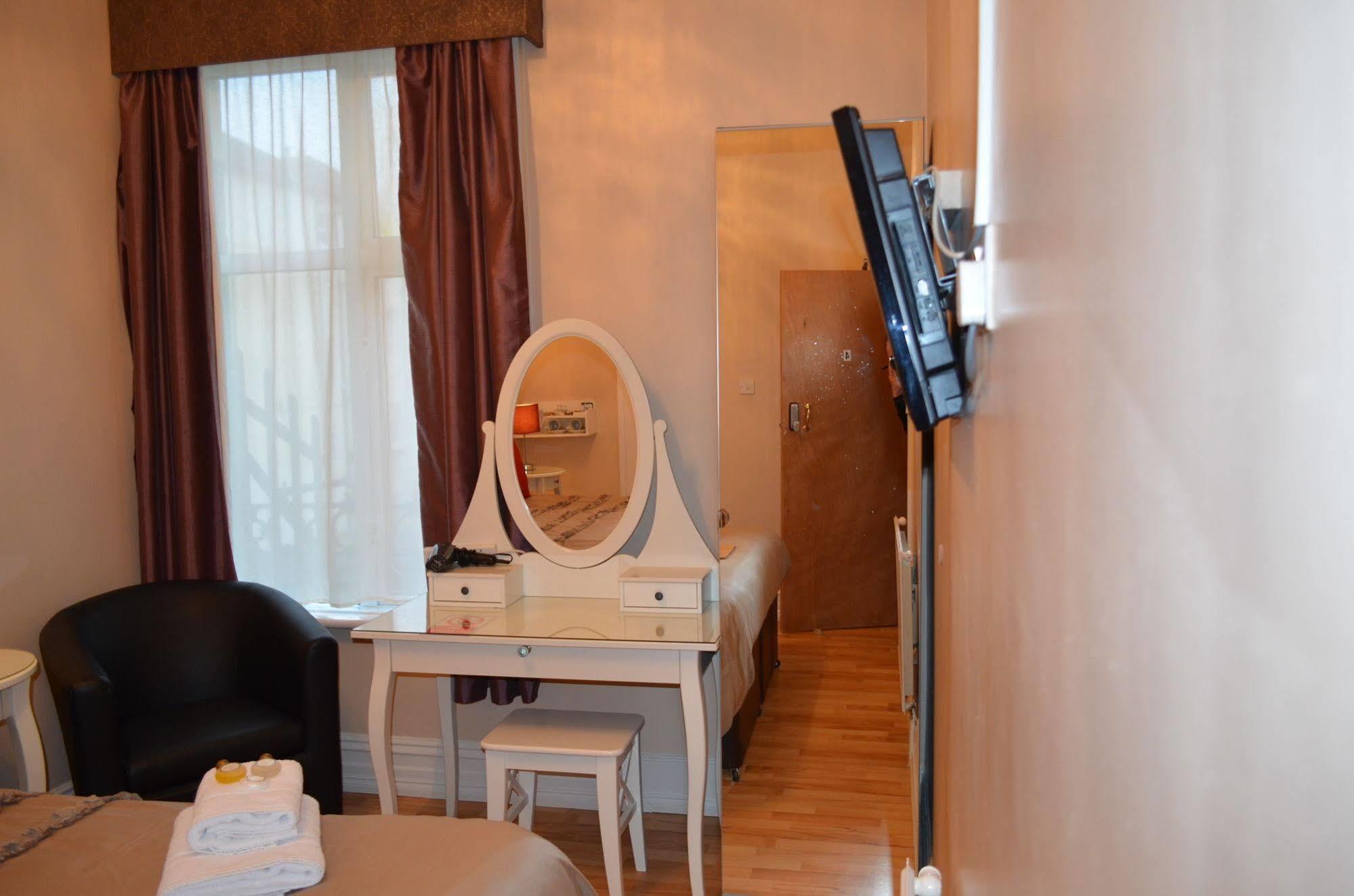 Shirley B & B Борнмът Екстериор снимка