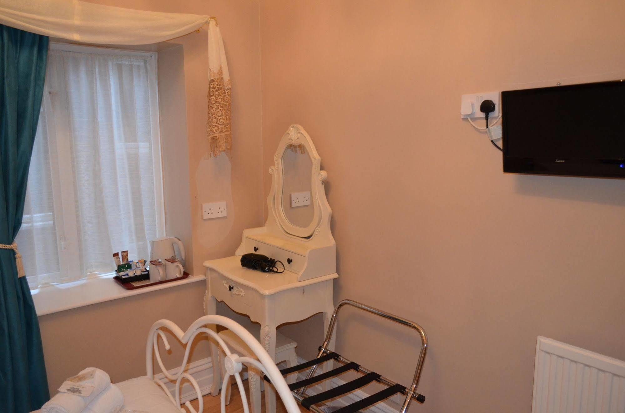 Shirley B & B Борнмът Екстериор снимка
