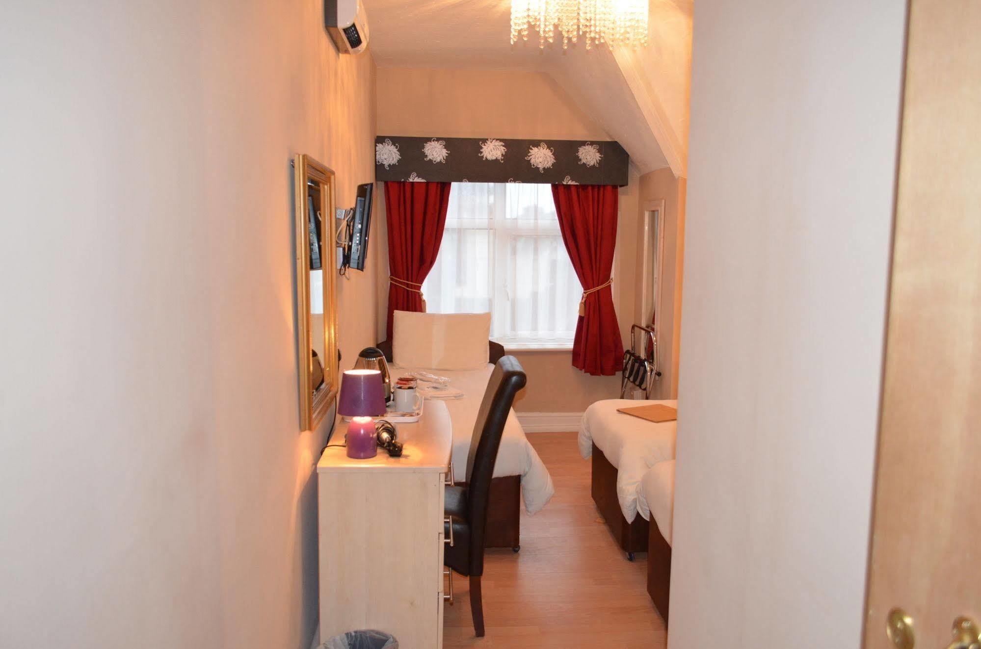 Shirley B & B Борнмът Екстериор снимка